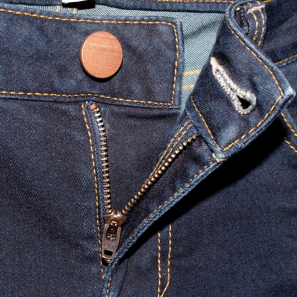 Cabi "Bree" Dark Wash Skinny Jeans - Picture 15 of 16